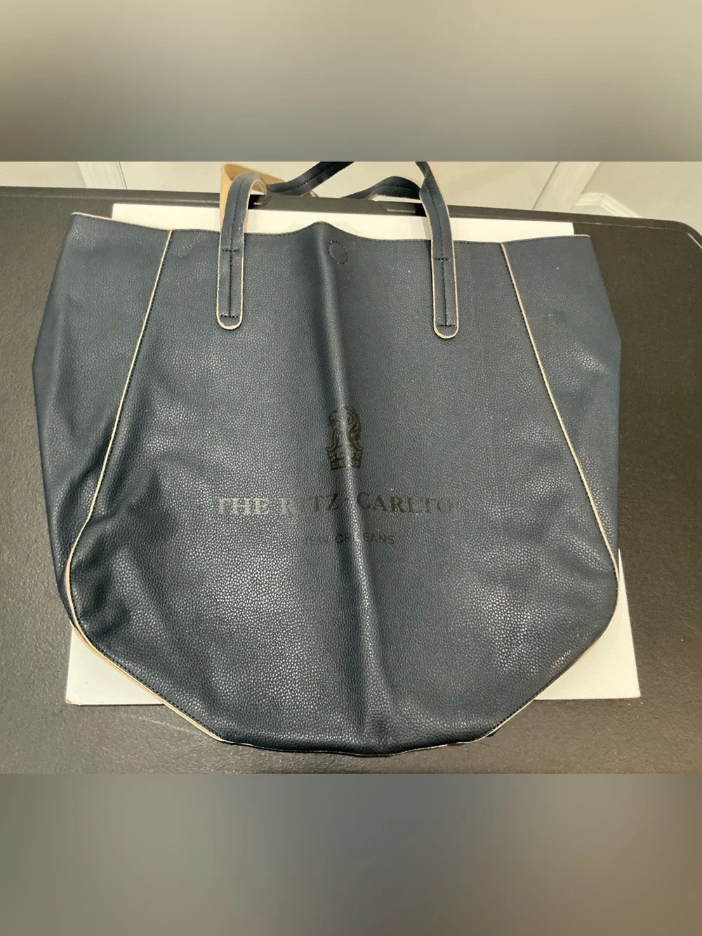 Ritz Carlton New Orleans tote bag  Navy/tan NWT hotel resort $45 tag